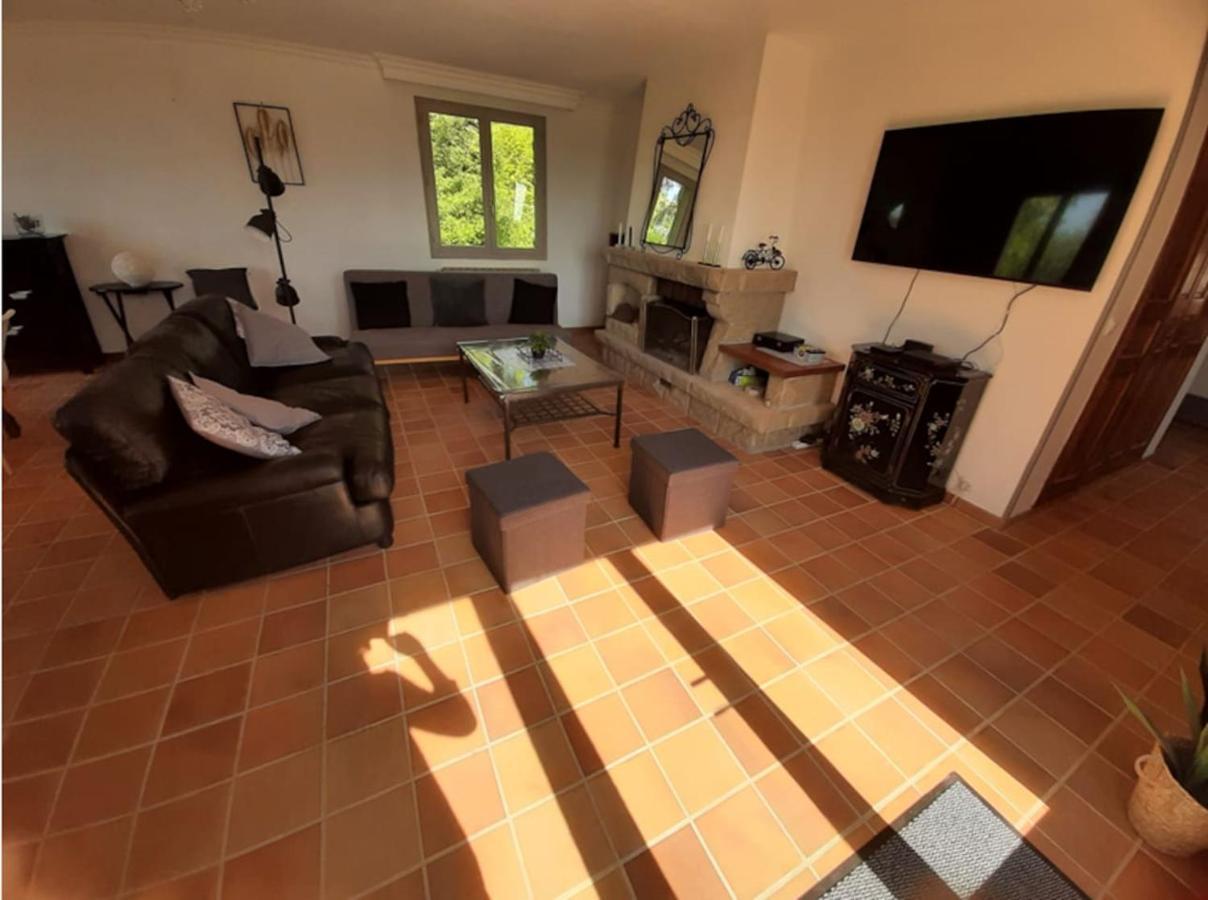 Maison Confort Et Repos Crecy-la-Chapelle Esterno foto